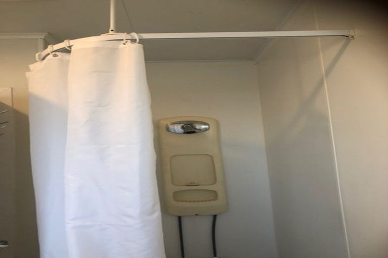 Photo of property in Shakespeare Flats, 8/48 Merton Street, Trentham, Upper Hutt, 5018