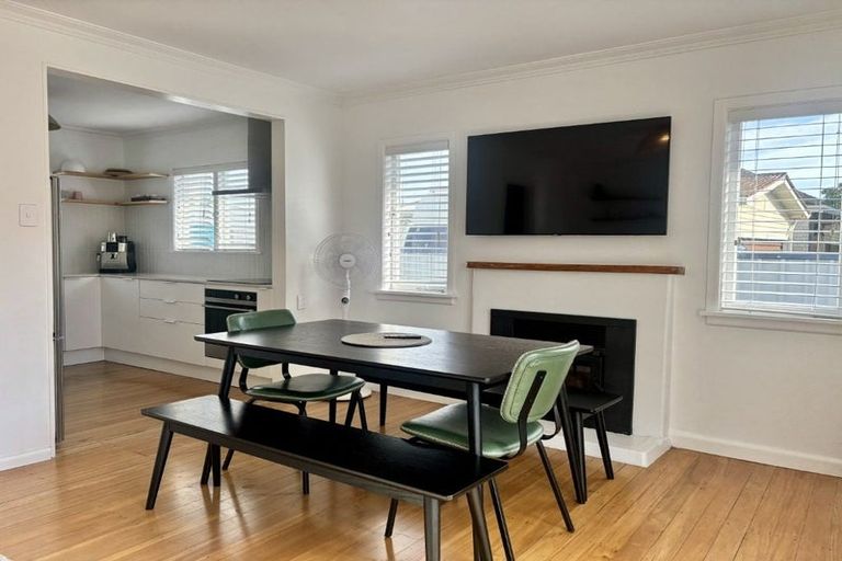 Photo of property in 4a Valley Road, Mount Maunganui, 3116
