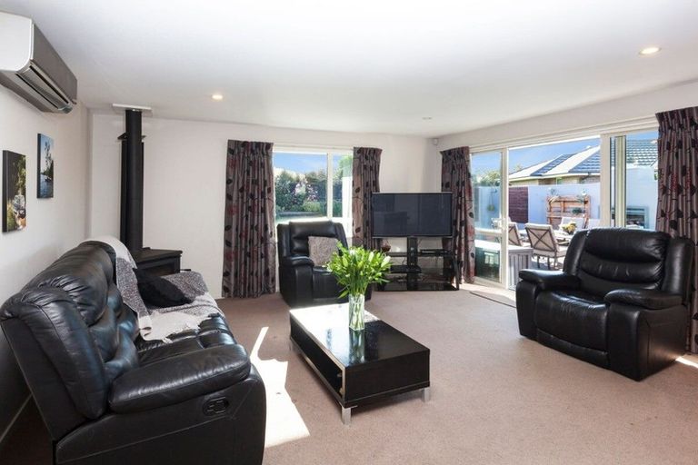 Photo of property in 14 Prebblewood Drive, Prebbleton, 7604