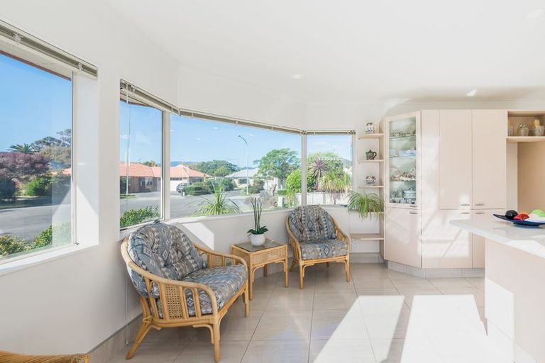 Photo of property in 28 Beach Haven Place, Paraparaumu Beach, Paraparaumu, 5032