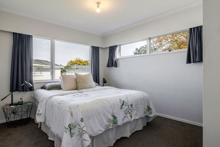 Photo of property in 107 Ruamahanga Crescent, Terrace End, Palmerston North, 4410