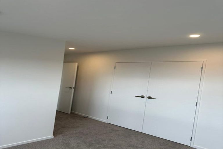 Photo of property in 723a Massey Road, Mangere, Auckland, 2022