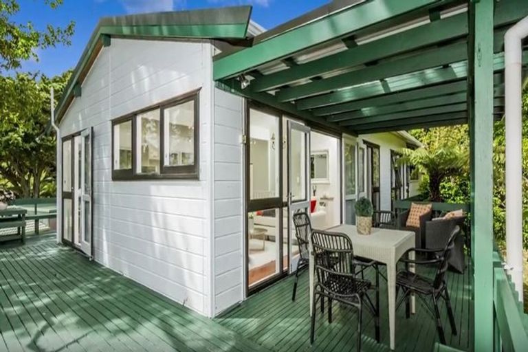 Photo of property in 7 Tranquil Glade, Hillcrest, Auckland, 0627