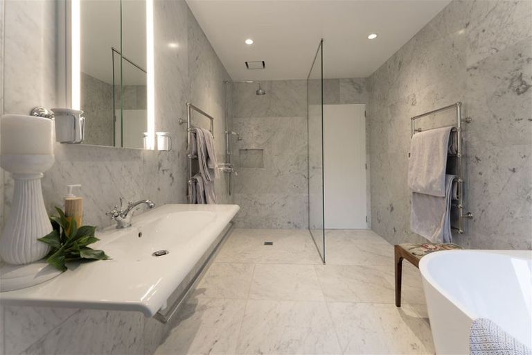 Photo of property in 62a Holly Road, St Albans, Christchurch, 8014