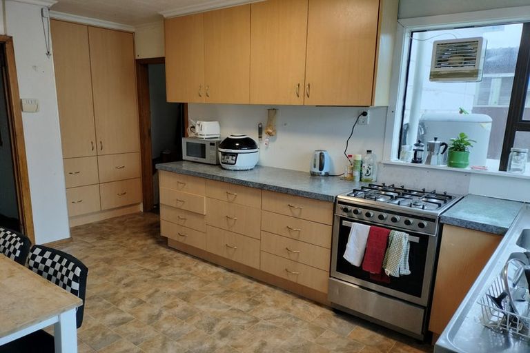 Photo of property in 17 Rua Street, Lyall Bay, Wellington, 6022