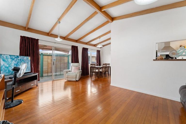 Photo of property in 97 Rathgar Road, Henderson, Auckland, 0610