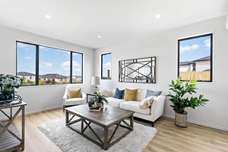 Photo of property in 14 Melgran Avenue, Papakura, 2110