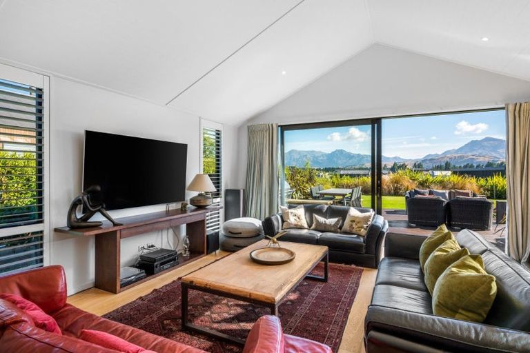 Photo of property in 38 Mount Nicholas Avenue, Wanaka, 9305