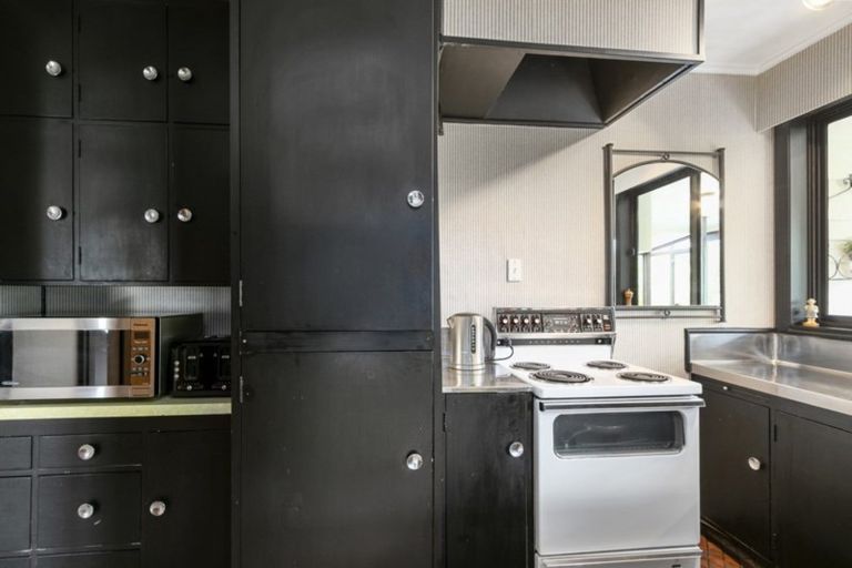 Photo of property in 14 Lees Grove, Wainuiomata, Lower Hutt, 5014