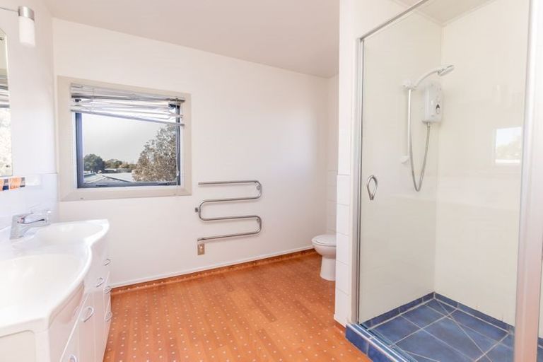 Photo of property in 195 Springs Road, Hornby, Christchurch, 8042