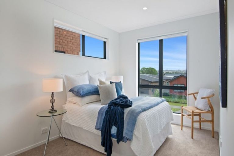 Photo of property in 37 Pepene Avenue, Takanini, 2112