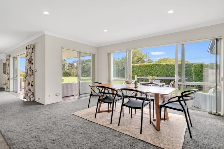 Photo of property in 9 Portofino Point, Karaka, Papakura, 2113