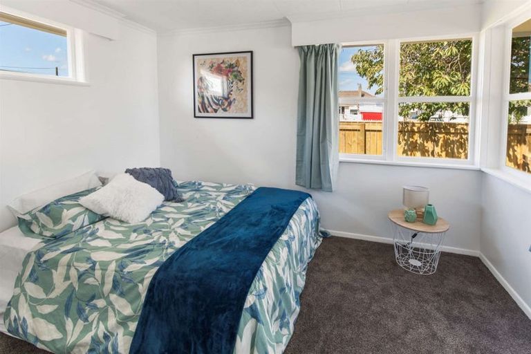 Photo of property in 17 Dorset Street, Levin, 5510