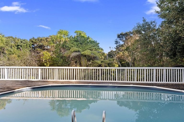 Photo of property in 40 Valley View Road, Glenfield, Auckland, 0629