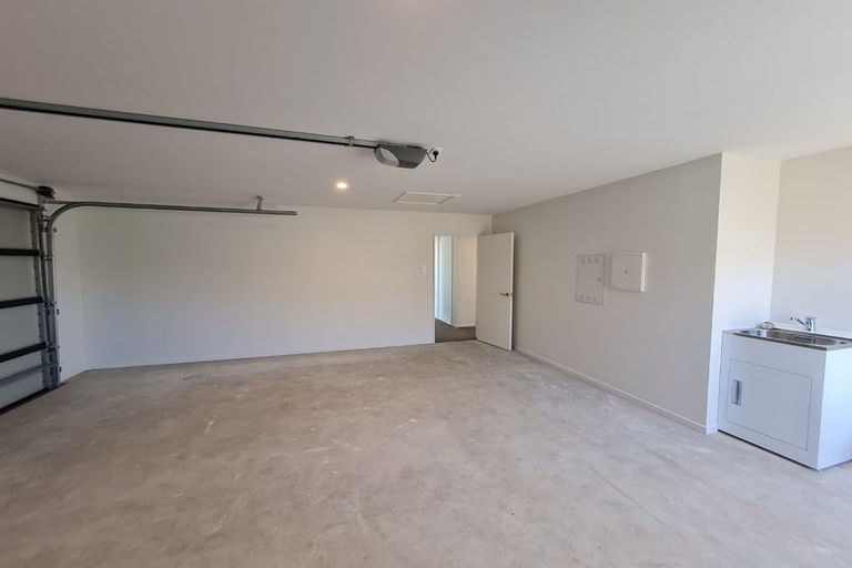 Photo of property in 22 Eileen Way, Rolleston, 7615
