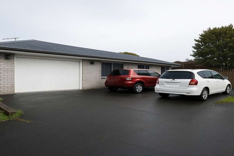 Photo of property in 1/34 Simmental Crescent, Somerville, Auckland, 2014