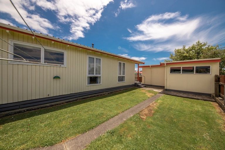 Photo of property in 1/83 Romilly Street, Westport, 7825