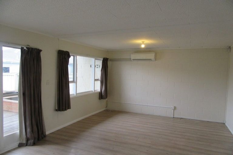 Photo of property in 2/49 Picton Avenue, Riccarton, Christchurch, 8011