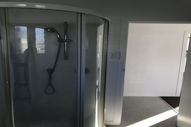 Photo of property in 17 Rua Street, Lyall Bay, Wellington, 6022