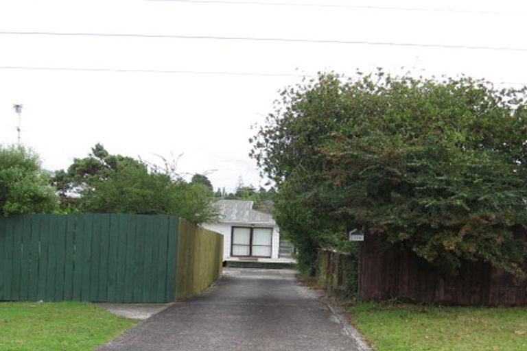 Photo of property in 27 Huruhuru Road, Massey, Auckland, 0614