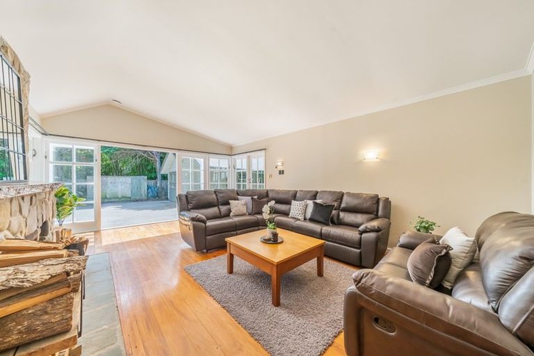Photo of property in 25 Elmslie Road, Pinehaven, Upper Hutt, 5371
