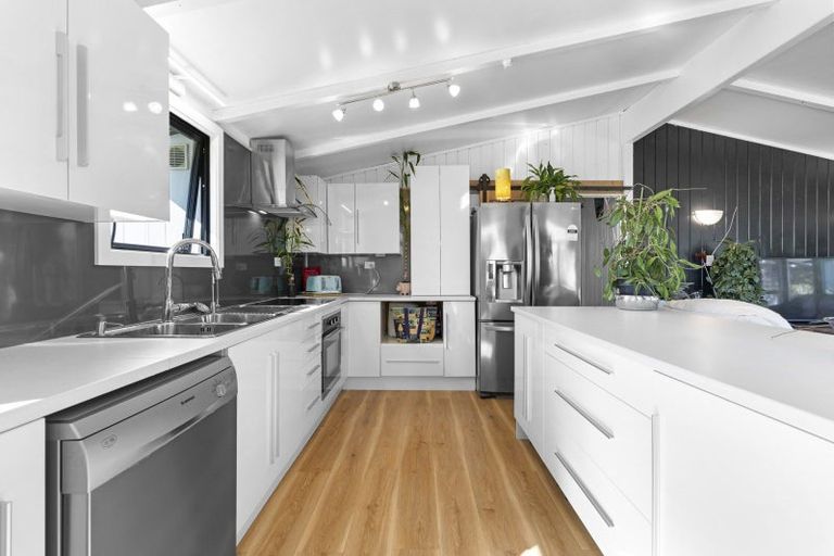 Photo of property in 5 Camellia Avenue, Bell Block, New Plymouth, 4312