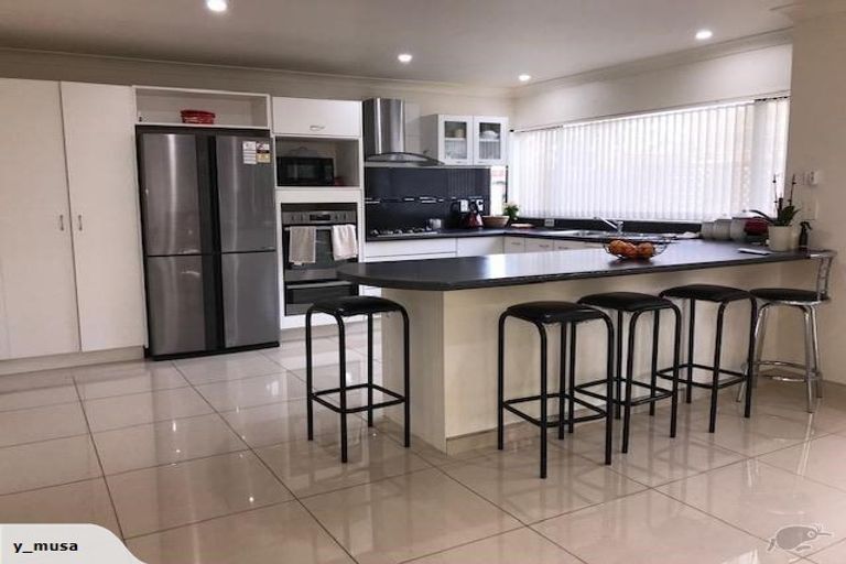 Photo of property in 9 Corsham Grove, Churton Park, Wellington, 6037