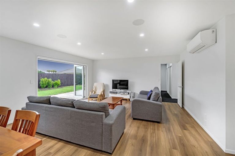 Photo of property in 4 Goldie Place, Rolleston, 7614