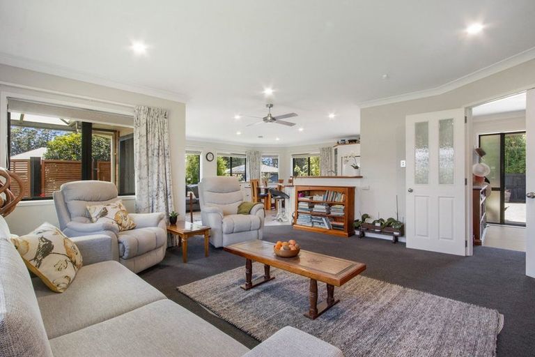 Photo of property in 2 Bransley Grove, Katikati, 3129
