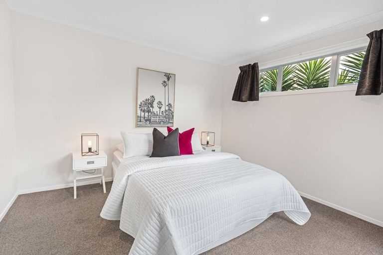 Photo of property in 24 Rangitira Avenue, Palmerston North, 4414