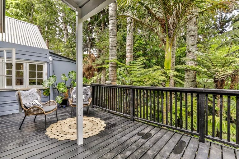Photo of property in 119 Daffodil Street, Titirangi, Auckland, 0604