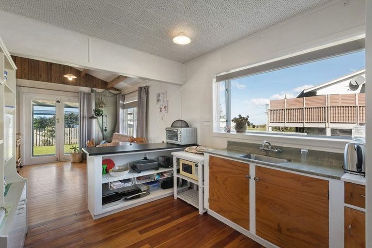 Photo of property in 283 Seaforth Road, Waihi Beach, 3611
