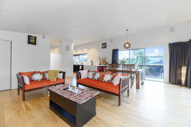 Photo of property in 140a Solar Road, Glen Eden, Auckland, 0602