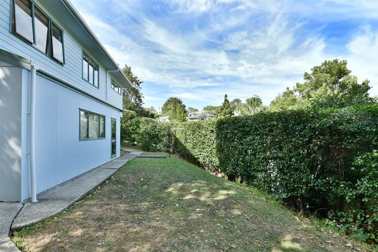 Photo of property in 33a Kia Ora Road, Beach Haven, Auckland, 0626
