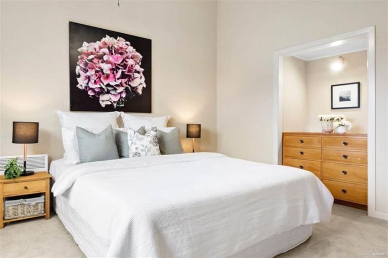 Photo of property in 6 Donald Gavin Way, Paerata, Drury, 2578