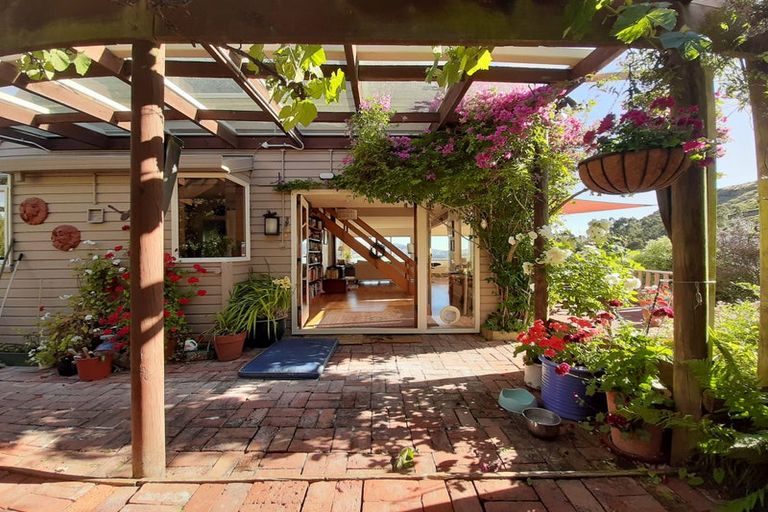 Photo of property in 10 Selwyn Parade, Lyttelton, 8082