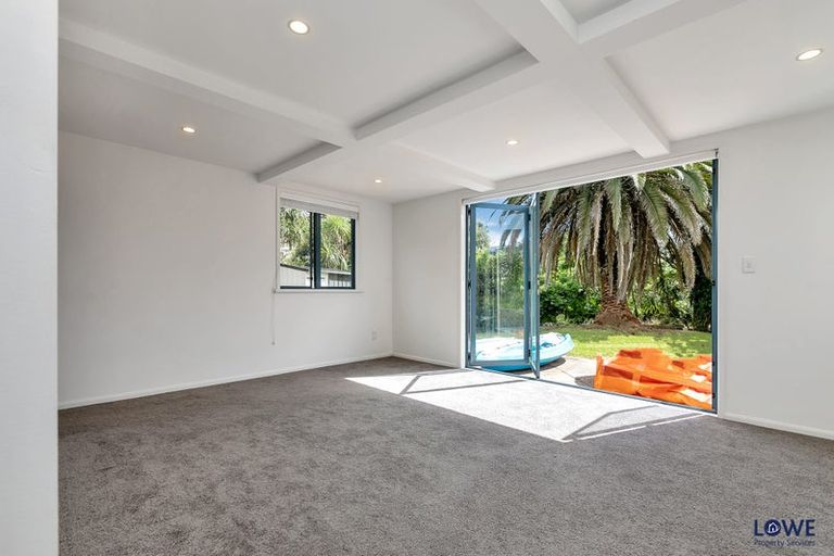 Photo of property in 480a Beach Road, Murrays Bay, Auckland, 0630