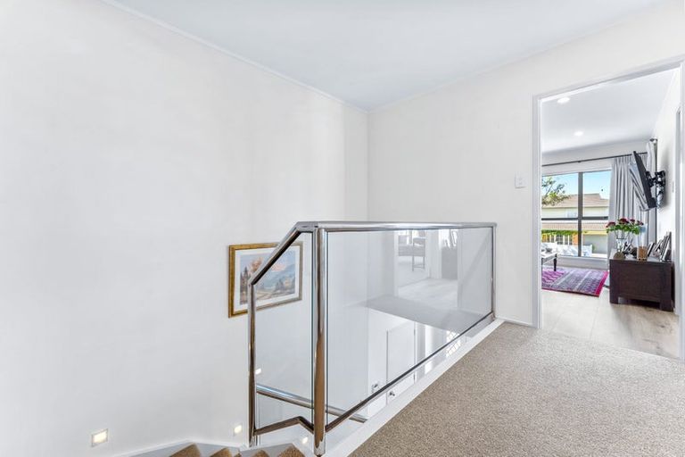Photo of property in 20 Chatswood Grove, Chatswood, Auckland, 0626