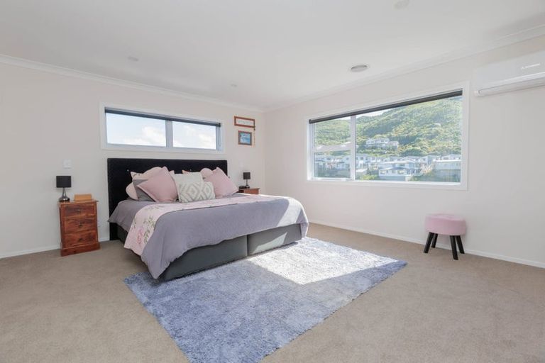 Photo of property in 33 Rochdale Drive, Churton Park, Wellington, 6037