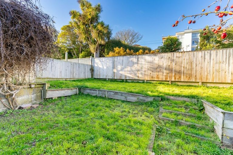 Photo of property in 27 Marine Parade, Macandrew Bay, Dunedin, 9014