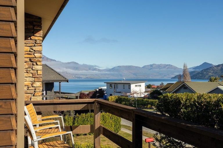 Photo of property in 9 Oregon Drive, Kelvin Heights, Queenstown, 9300