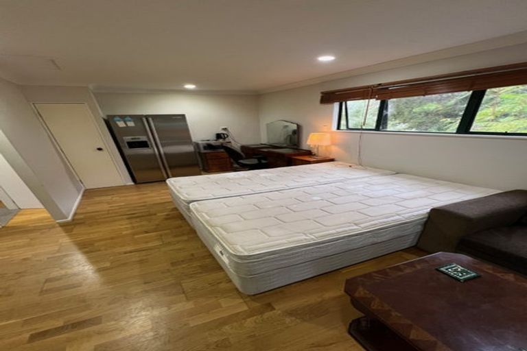 Photo of property in 6 David Beattie Place, Chatswood, Auckland, 0626