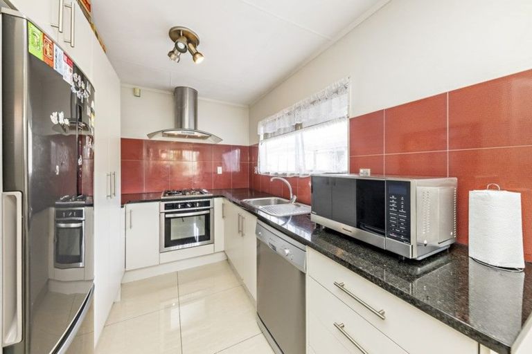 Photo of property in 2/1 Bledisloe Street, Papatoetoe, Auckland, 2104