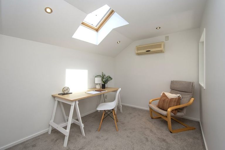 Photo of property in 11 Mclellan Place, Ilam, Christchurch, 8041