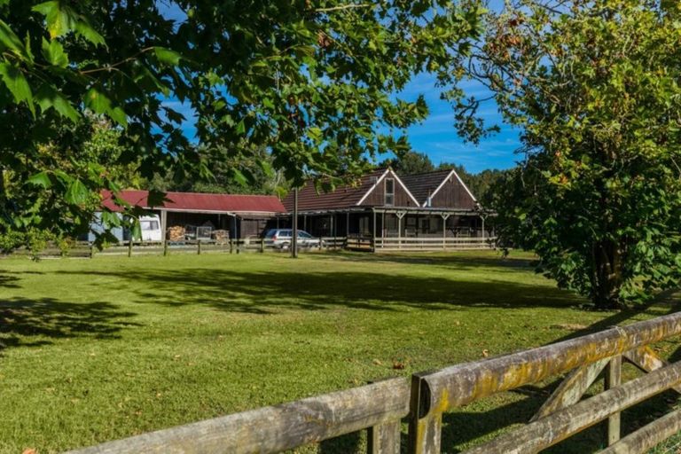 Photo of property in 31 Rangitopuni Road, Riverhead, 0793