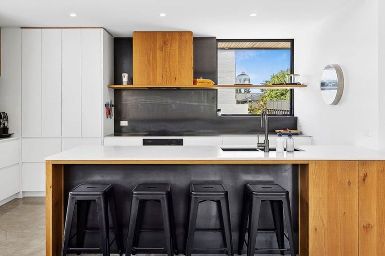 Photo of property in 7 Fern Burn Close, Wanaka, 9305