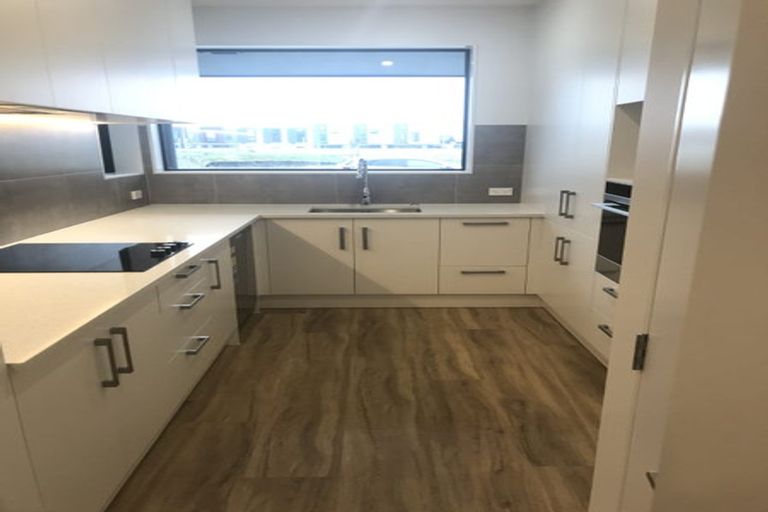 Photo of property in 33 Peihana Road, Hobsonville, Auckland, 0616