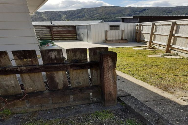 Photo of property in 21 Kendal Grove, Wainuiomata, Lower Hutt, 5014