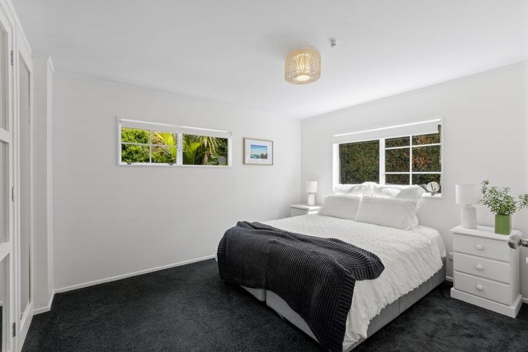 Photo of property in 2/4 Holt Avenue, Torbay, Auckland, 0630