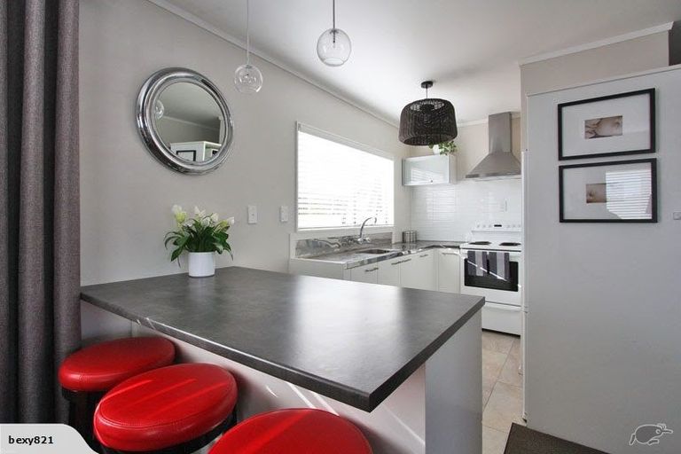 Photo of property in 34b Enderby Drive, Te Atatu Peninsula, Auckland, 0610